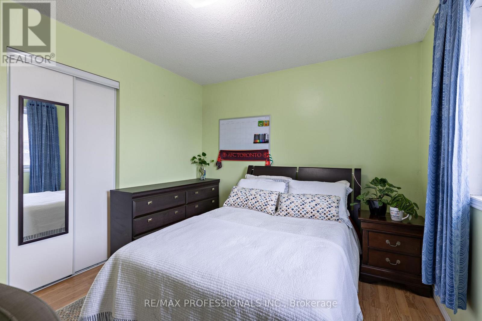 7 Mulock Avenue, Toronto, Ontario  M6N 3C3 - Photo 18 - W14027720