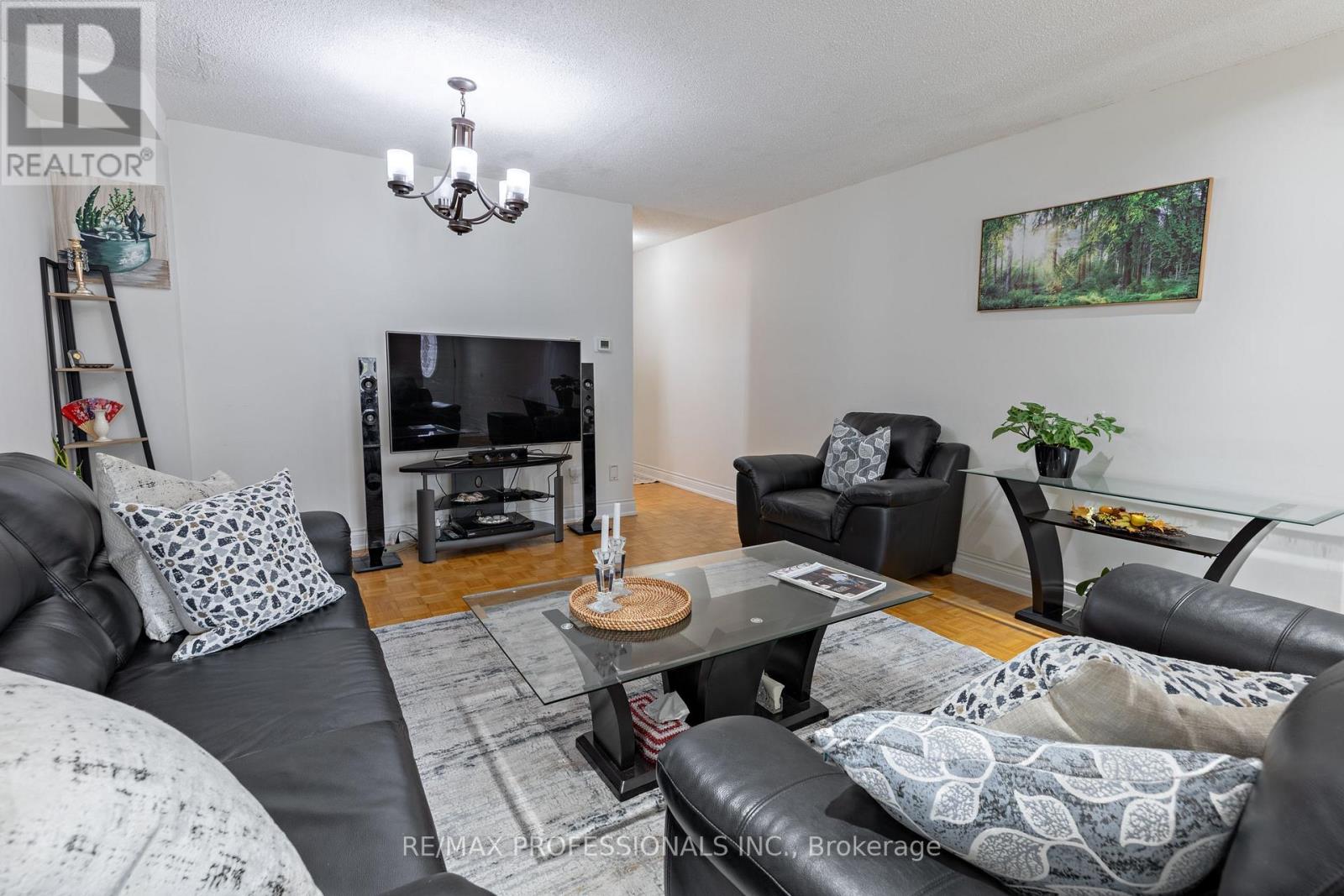 7 Mulock Avenue, Toronto, Ontario  M6N 3C3 - Photo 3 - W14027720