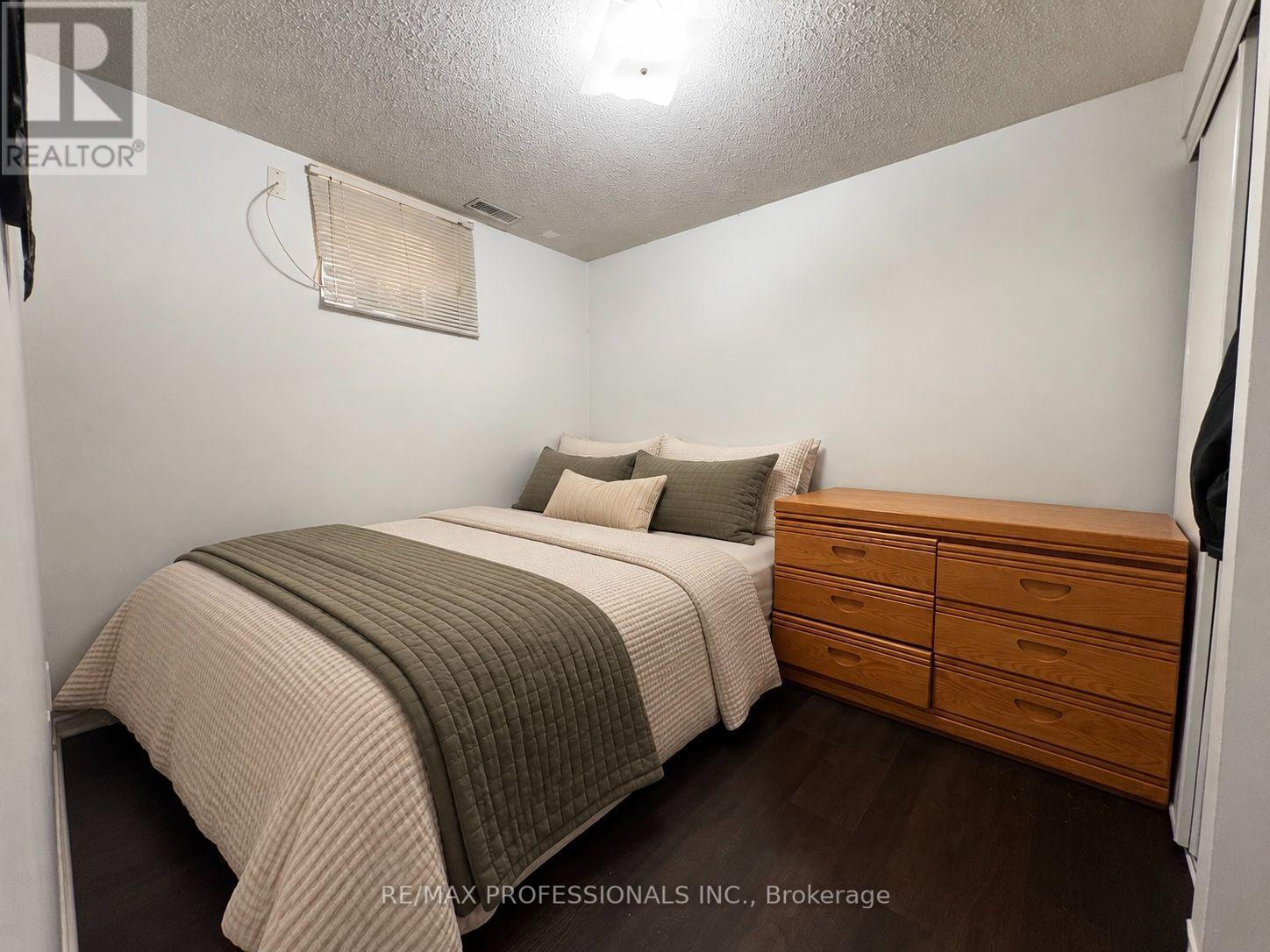 7 Mulock Avenue, Toronto, Ontario  M6N 3C3 - Photo 32 - W14027720