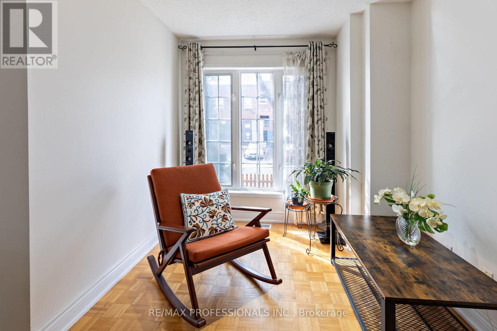7 Mulock Avenue, Toronto, Ontario  M6N 3C3 - Photo 4 - W14027720