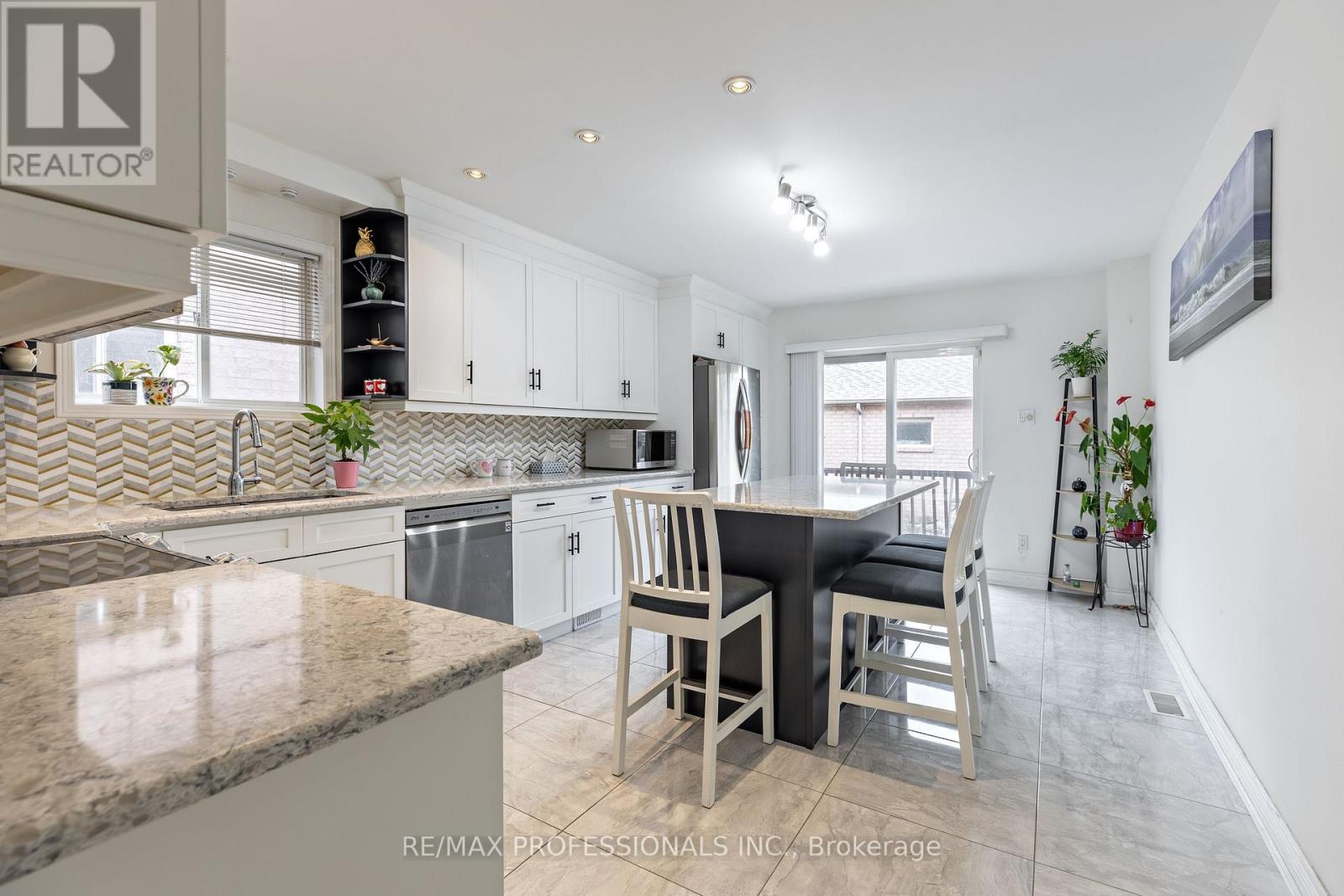 7 Mulock Avenue, Toronto, Ontario  M6N 3C3 - Photo 8 - W14027720