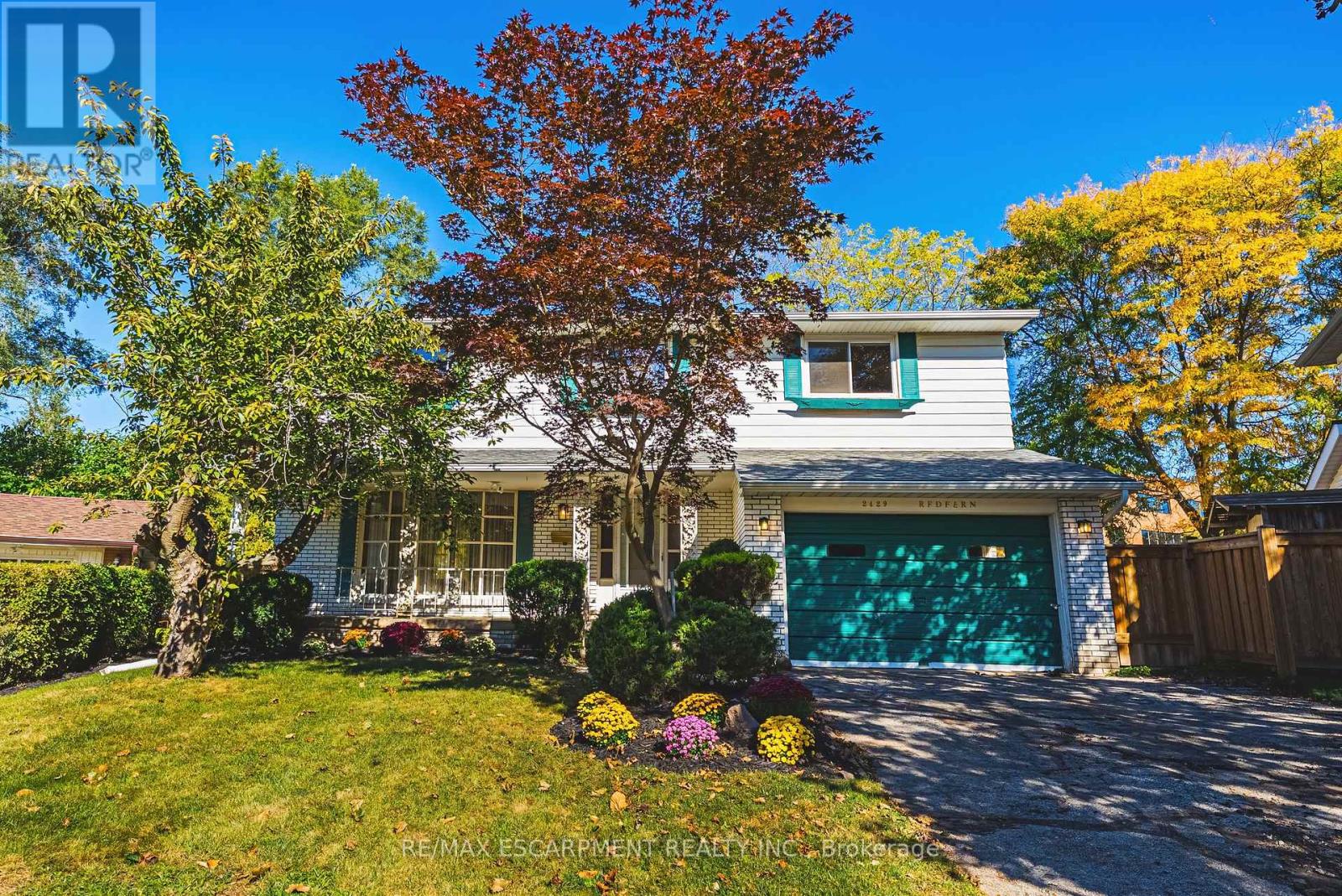 2429 Redfern Road, Burlington, Ontario  L7R 1Y1 - Photo 2 - W14027746