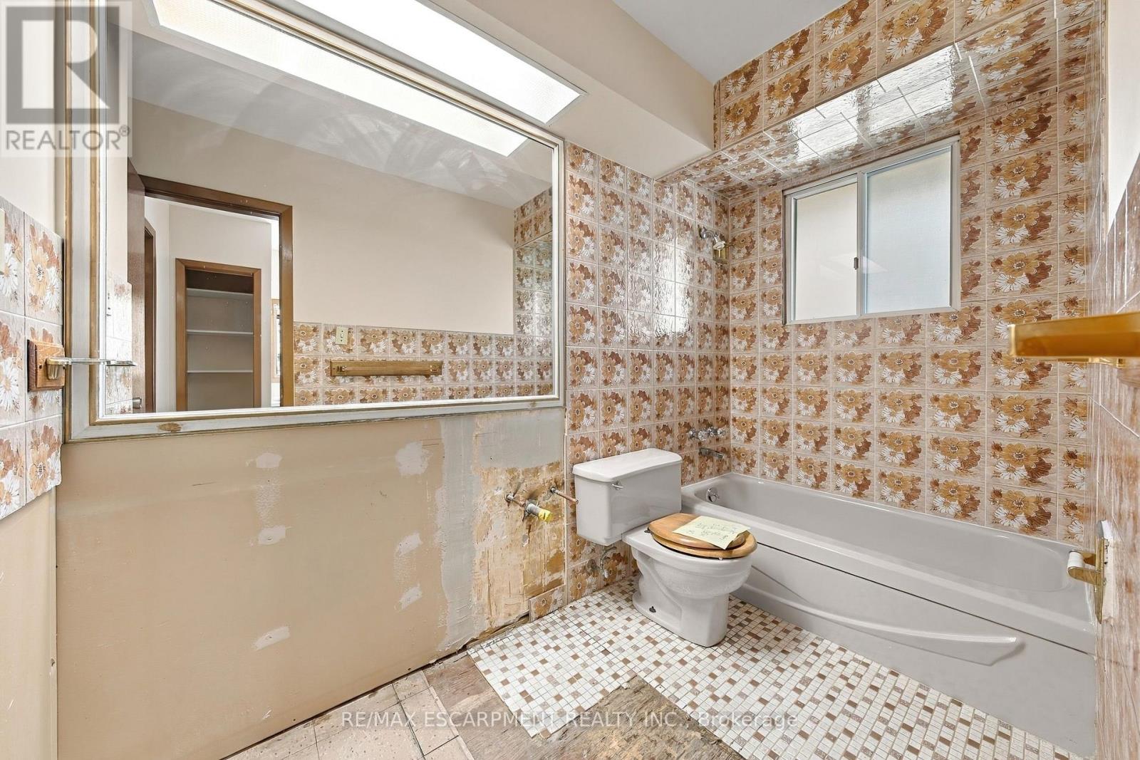 2429 Redfern Road, Burlington, Ontario  L7R 1Y1 - Photo 8 - W14027746