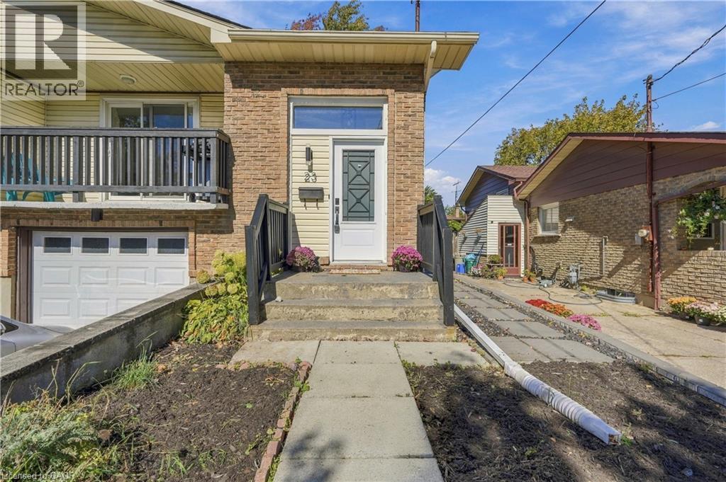 23 Green Maple Drive, St. Catharines, Ontario  L2P 3P4 - Photo 3 - 40870752