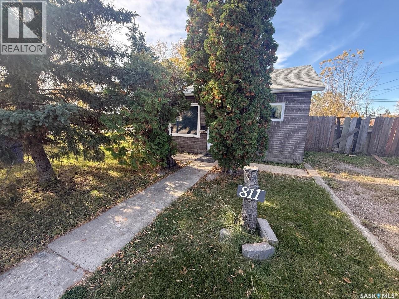 811 109th Street, North Battleford, Saskatchewan  S9A 2C8 - Photo 1 - SK050961