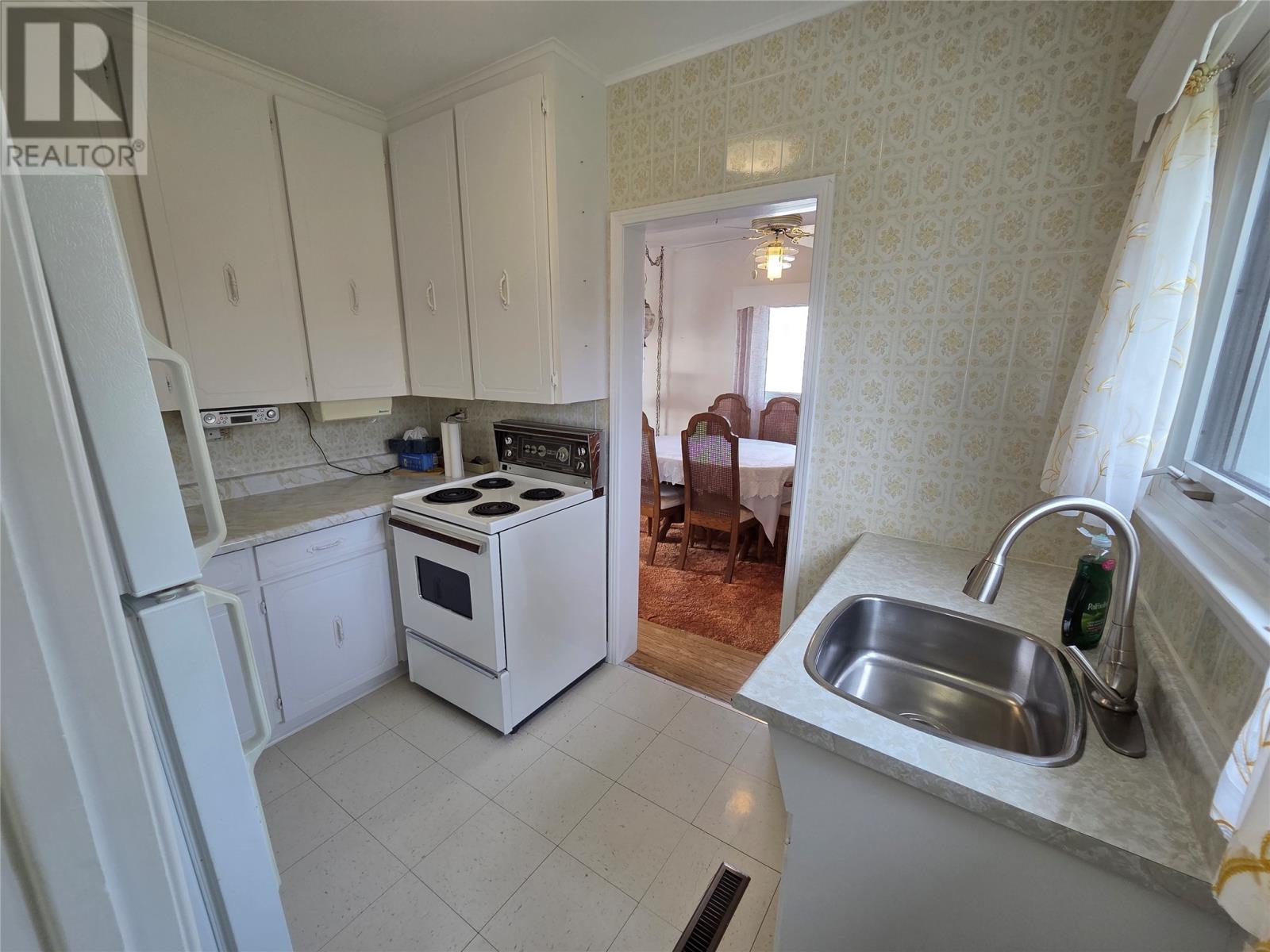 4 Circular Road, Botwood — photo 11