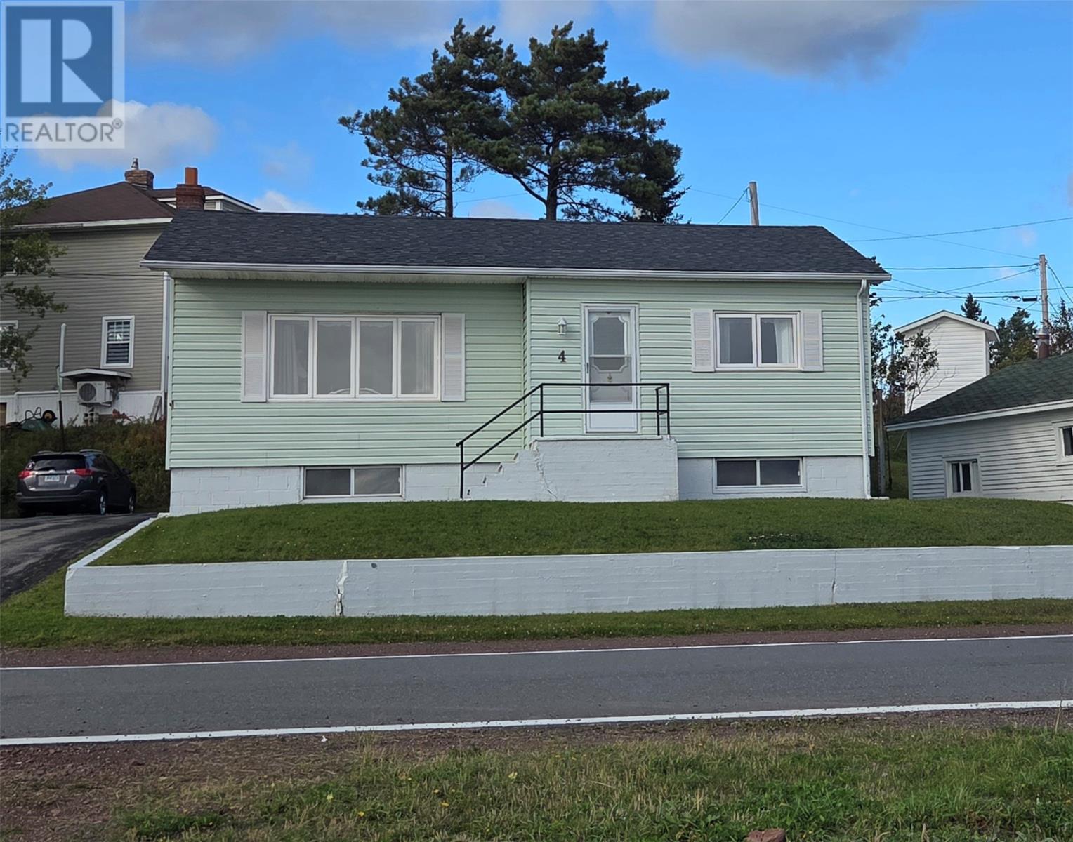 4 Circular Road, Botwood — photo 2
