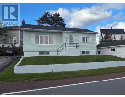 <div class="price">$129,000</div> 4 Circular Road<br>Botwood, Newfoundland & Labrador<br><div class='bed_bath'>2 Bed | 1 Bath</div>