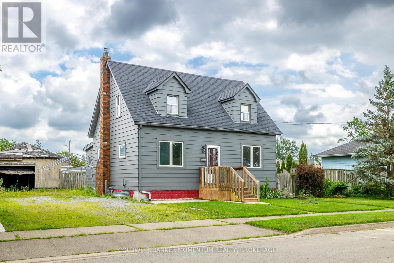 109 SANTONE AVENUE, Welland, Ontario