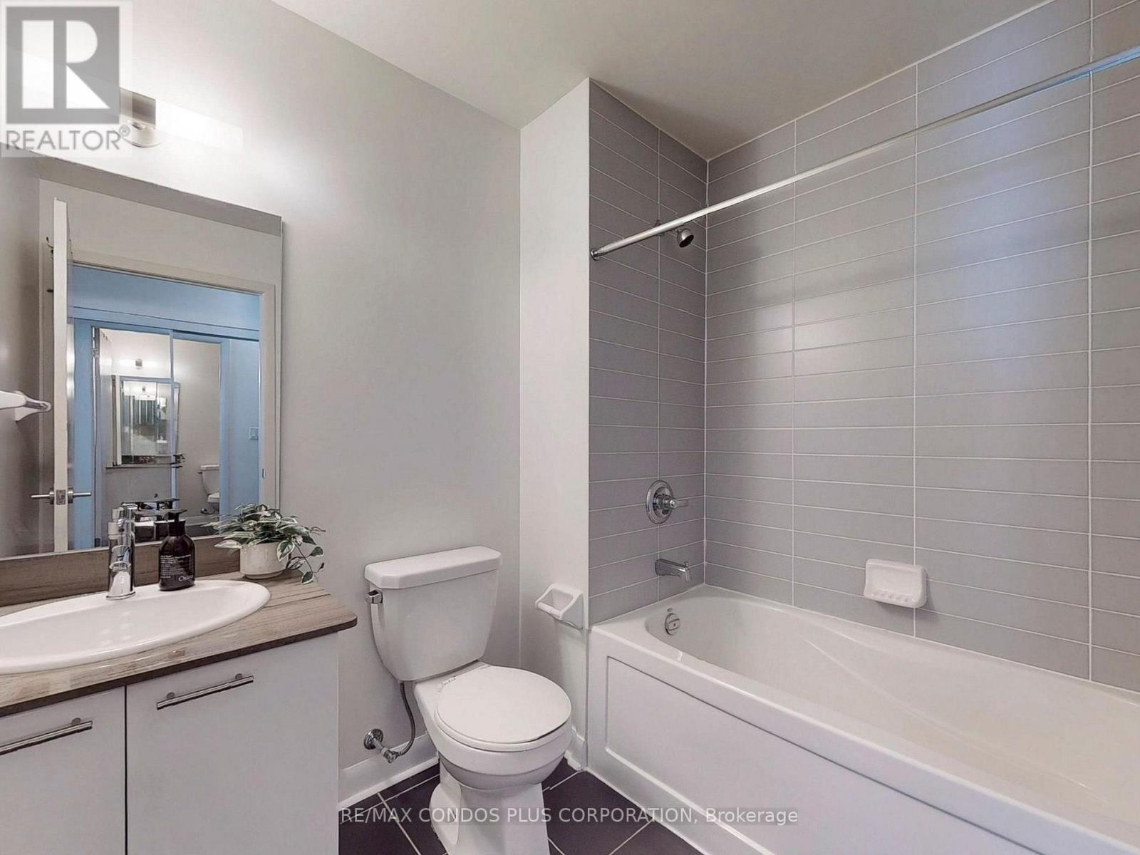 103 - 15 Bruyeres Mews, Toronto, Ontario  M5V 0A7 - Photo 32 - C14027930