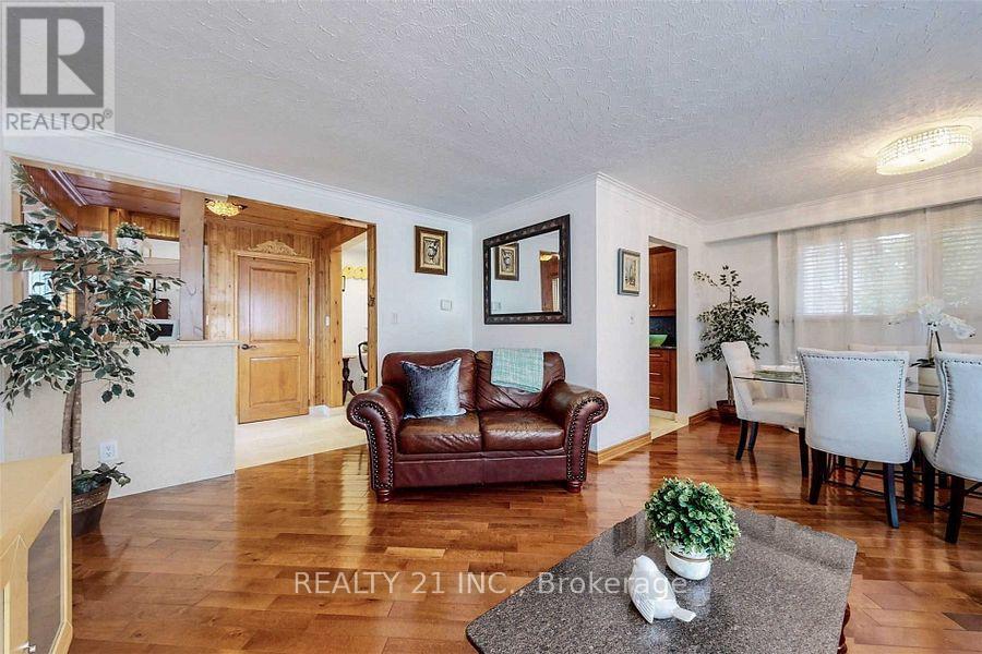 25 Knowlton Drive S, Toronto, Ontario  M1M 2G8 - Photo 6 - E14027976