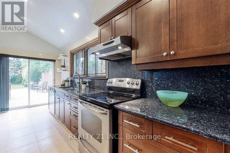 25 Knowlton Drive S, Toronto, Ontario  M1M 2G8 - Photo 9 - E14027976