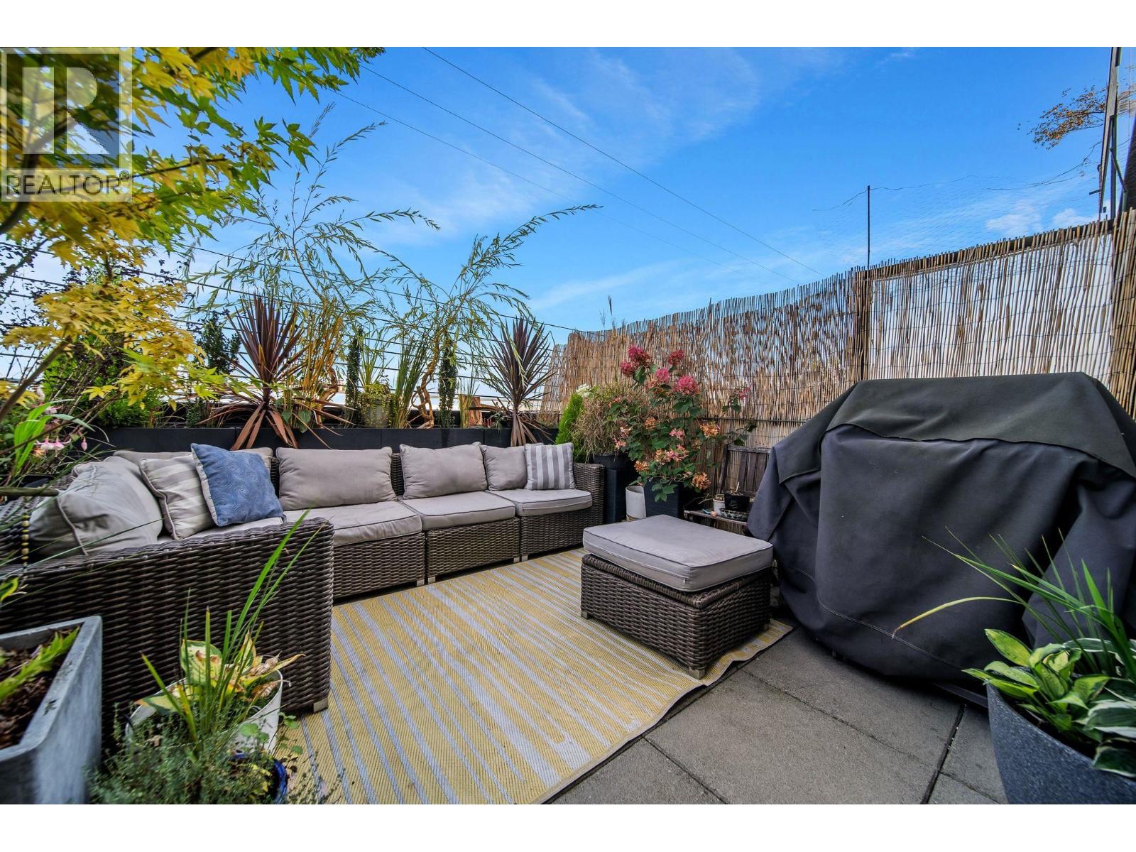 312 1647 E Pender Street, Vancouver, British Columbia V5L 1W2 - Photo 11 - R3174605