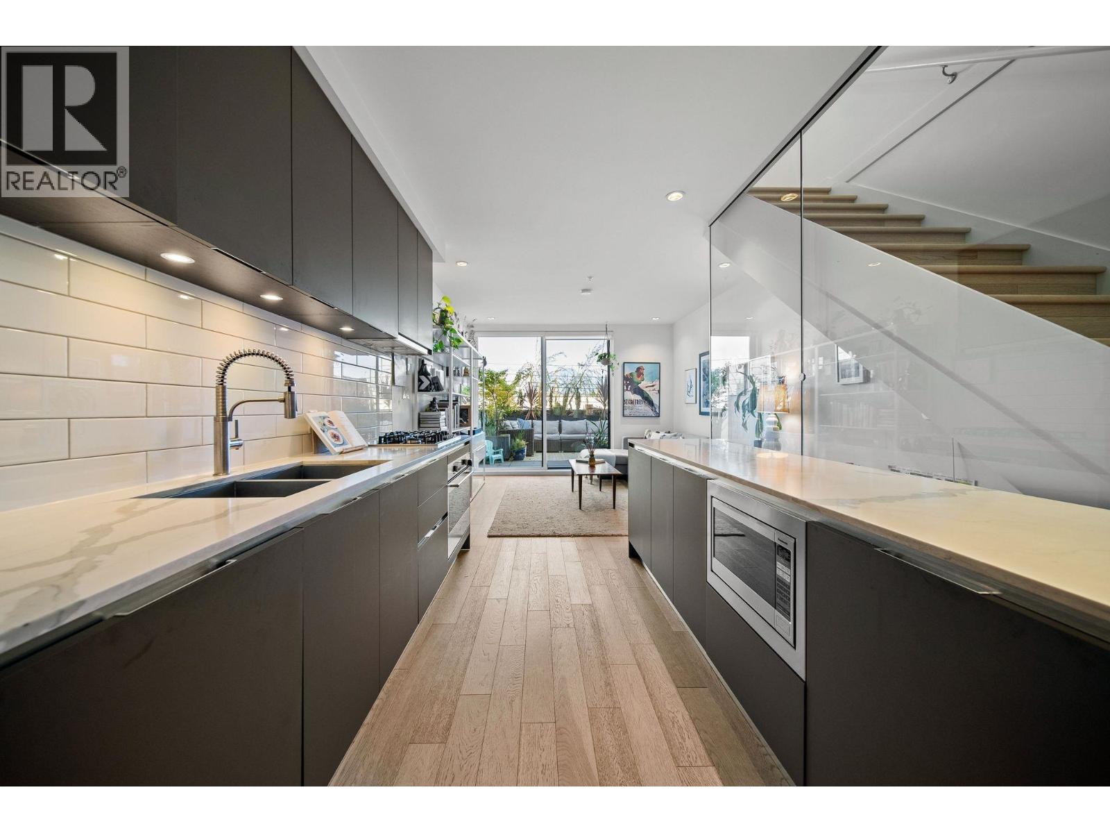 312 1647 E Pender Street, Vancouver, British Columbia V5L 1W2 - Photo 3 - R3174605