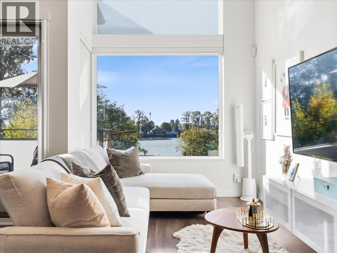 318 3138 RIVERWALK AVENUE, Vancouver, British Columbia