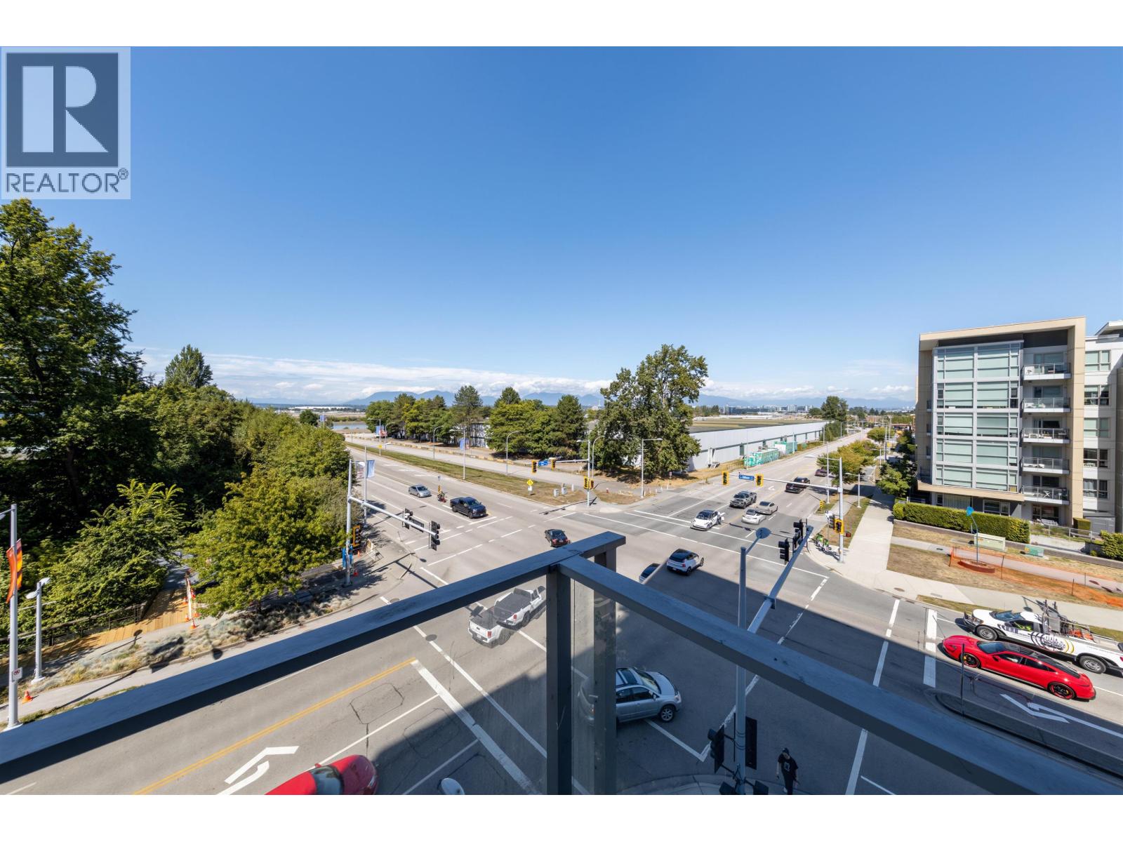 616 5233 GILBERT ROAD