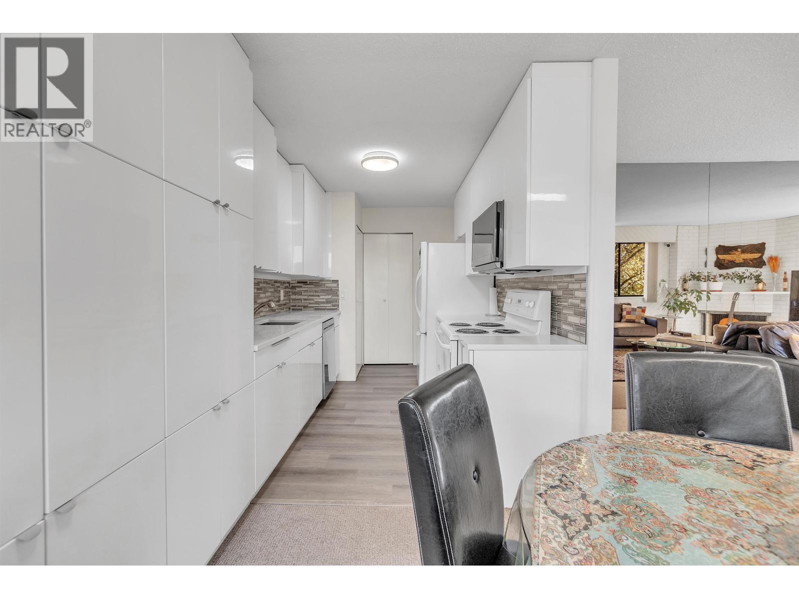 205 1610 Chesterfield Avenue, North Vancouver, British Columbia  V7M 2N7 - Photo 10 - R3174685