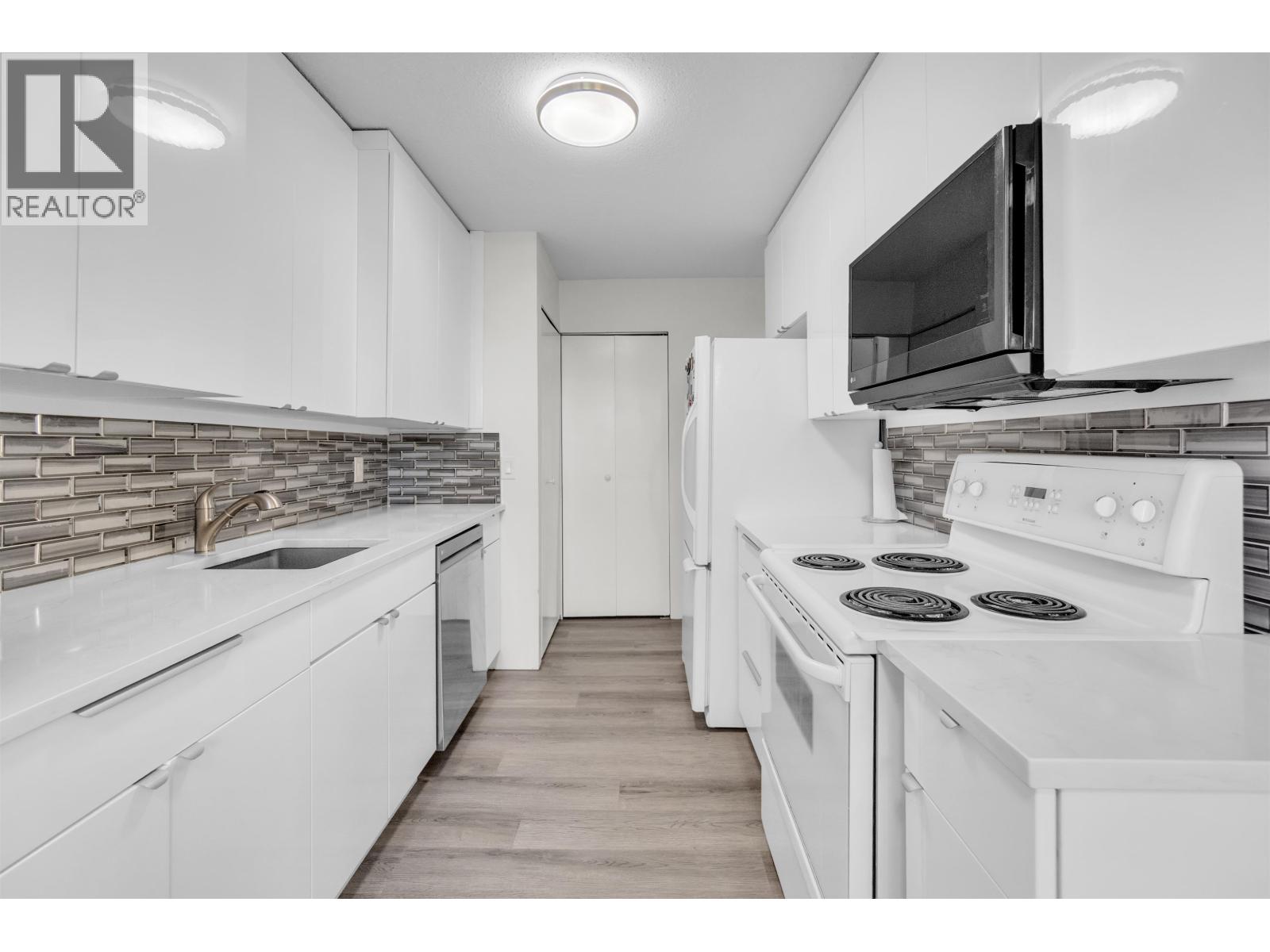 205 1610 Chesterfield Avenue, North Vancouver, British Columbia  V7M 2N7 - Photo 11 - R3174685