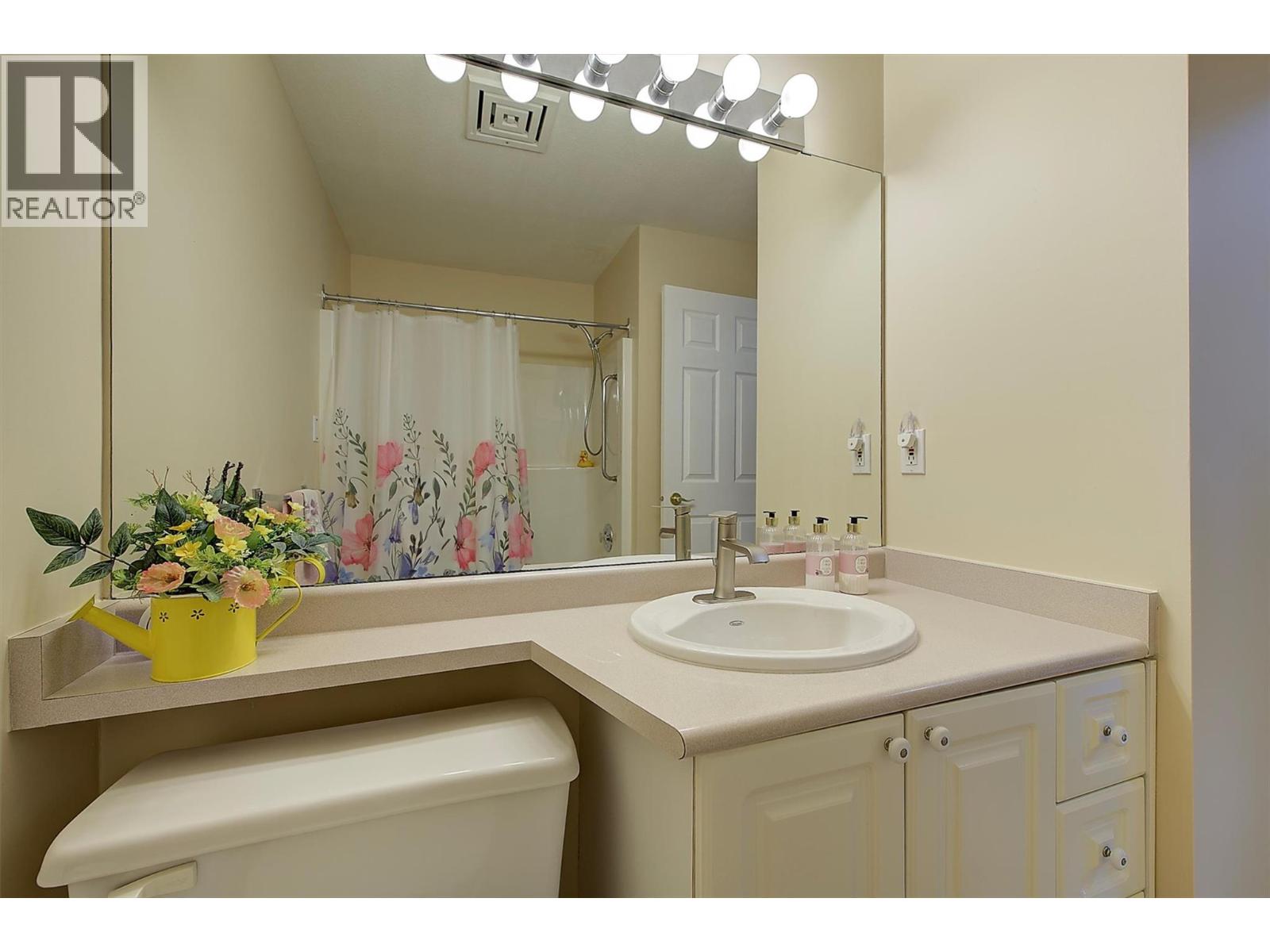3283 Casorso Road Unit# 108