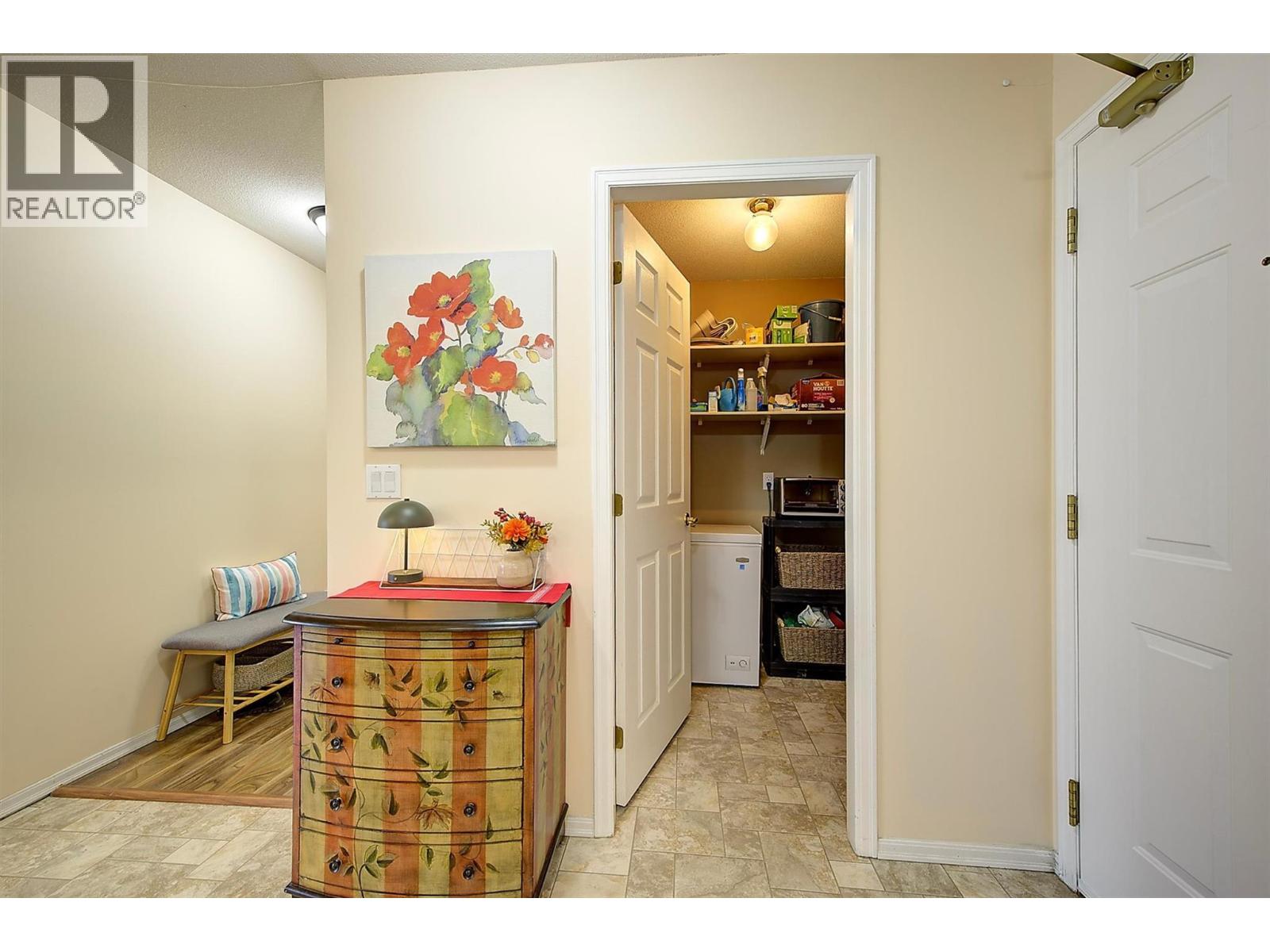 3283 Casorso Road Unit# 108