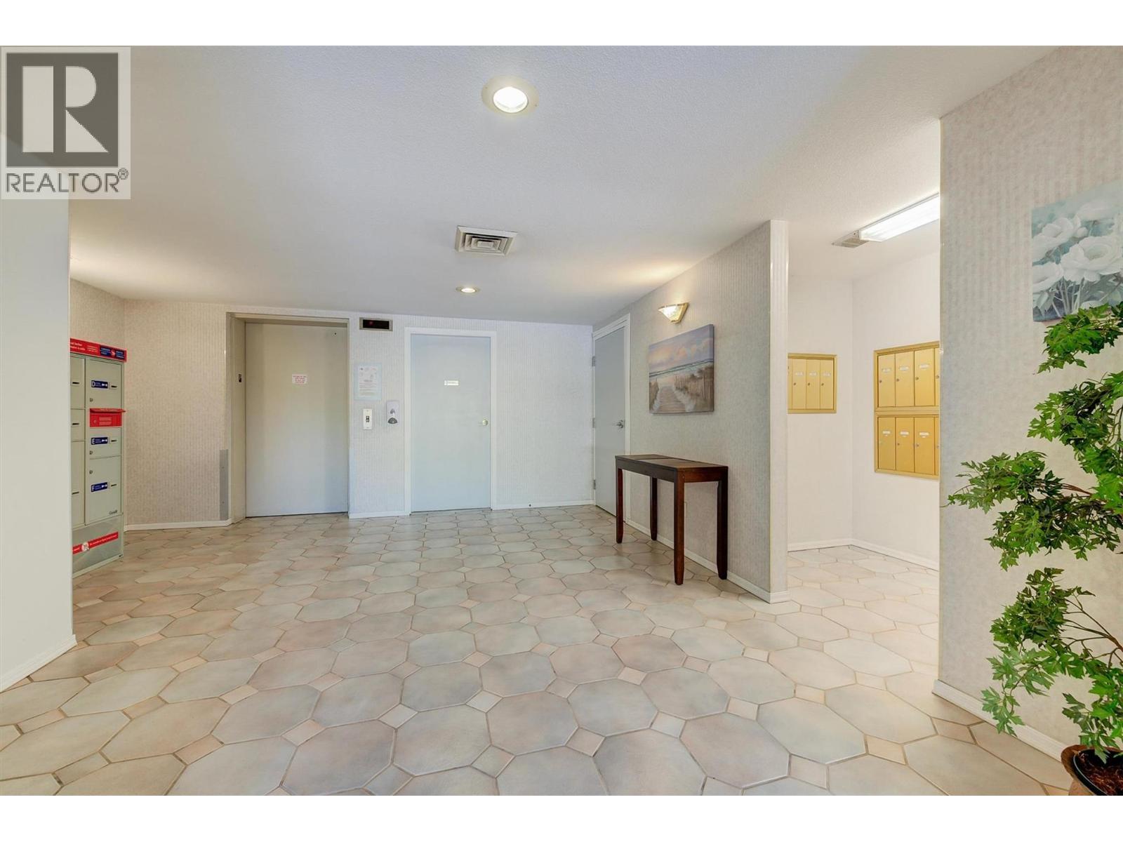 3283 Casorso Road Unit# 108