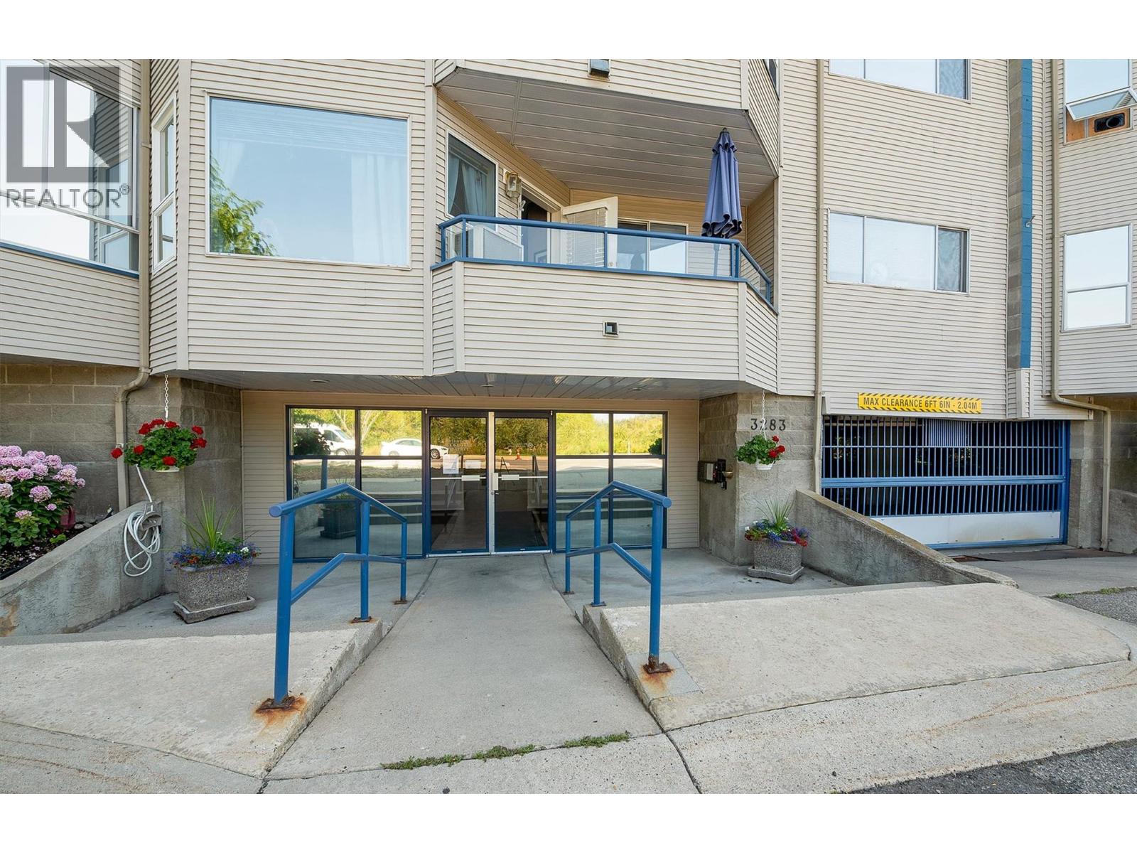 3283 Casorso Road Unit# 108