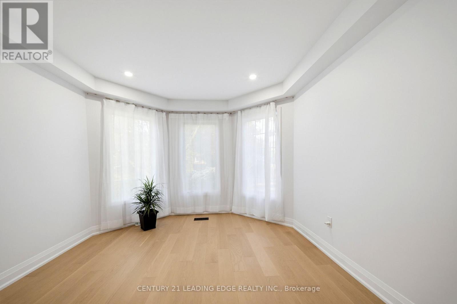 8 Mooreland Court, Markham, Ontario  L3P 7P8 - Photo 8 - N14027944
