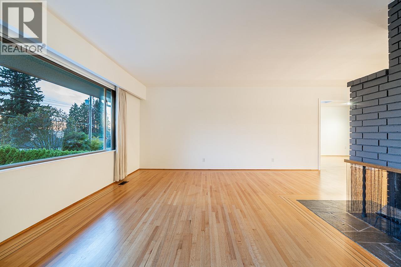 2265 Inglewood Avenue, West Vancouver, British Columbia  V7V 1Z7 - Photo 4 - R3174634
