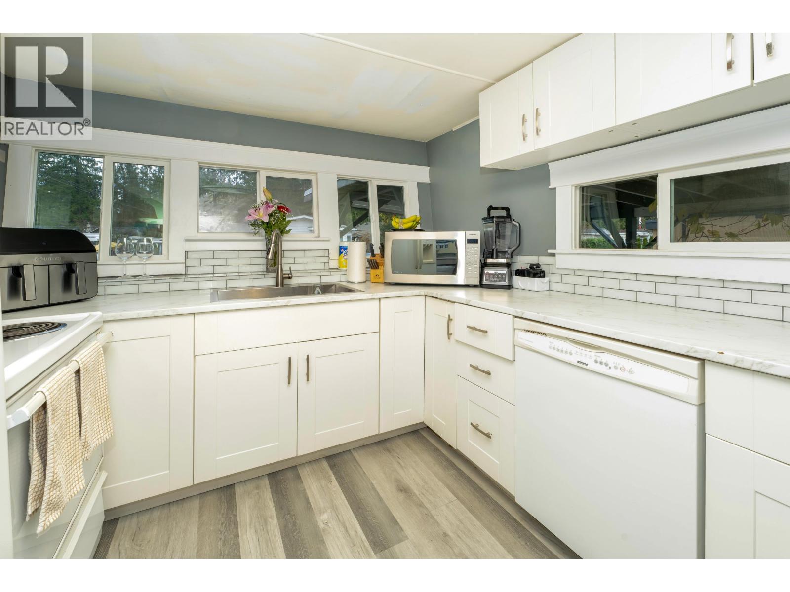 23252 Calvin Crescent, Maple Ridge, British Columbia  V2X 4S3 - Photo 10 - R3174675