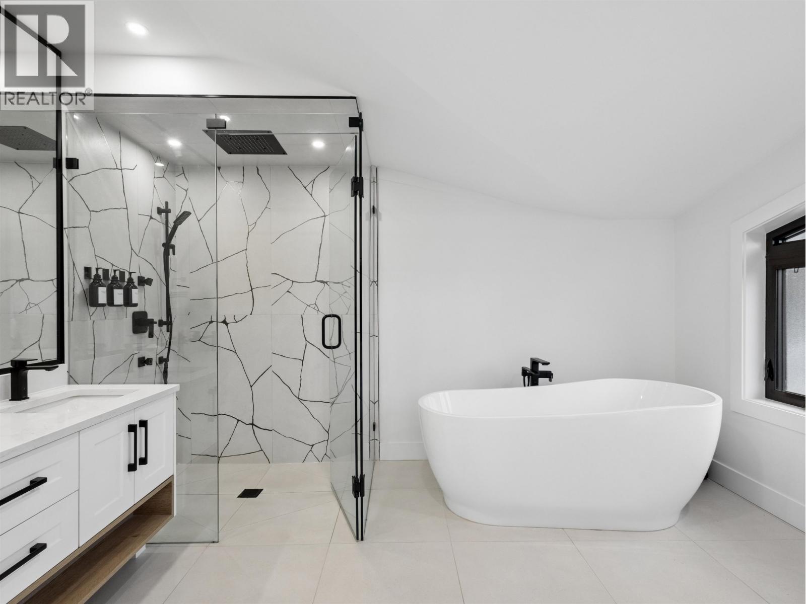 1260 Plateau Drive, North Vancouver, British Columbia  V7P 2J4 - Photo 23 - R3174677