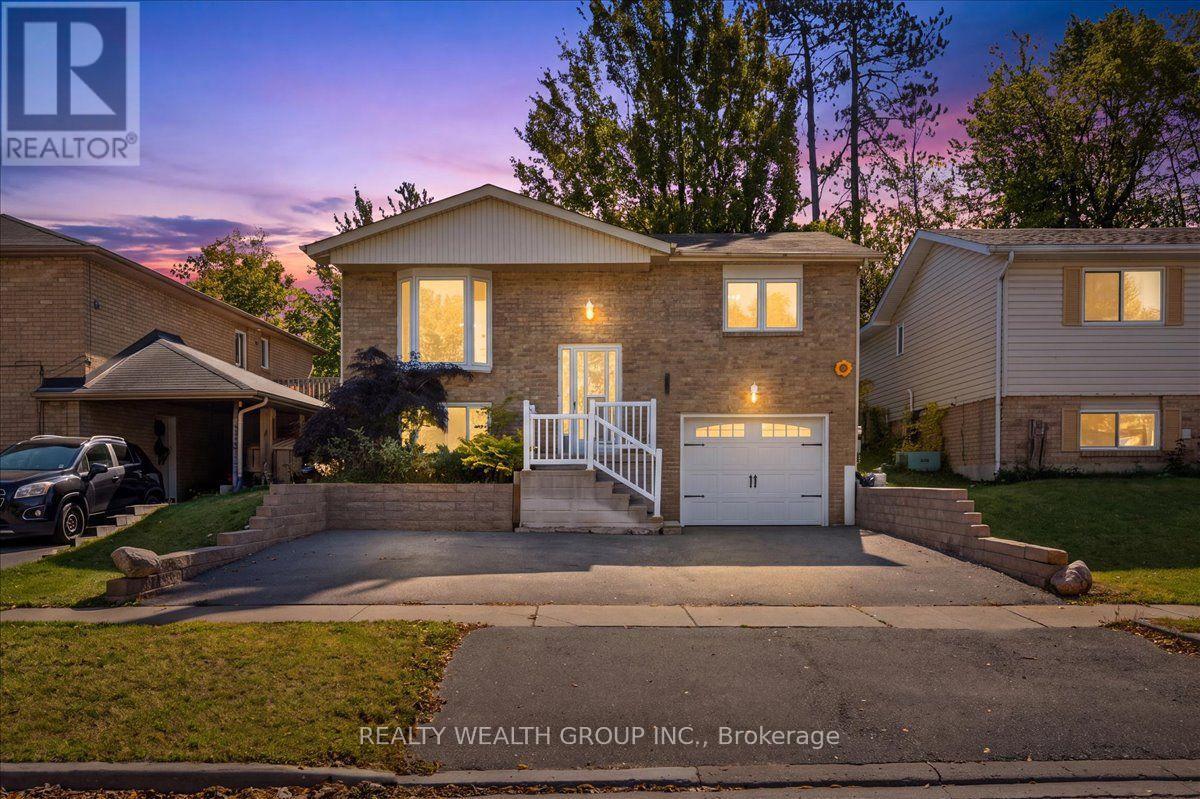 11 Bristow Court, Barrie (Allandale Heights), Ontario  L4N 6T1 - Photo 1 - S14027946
