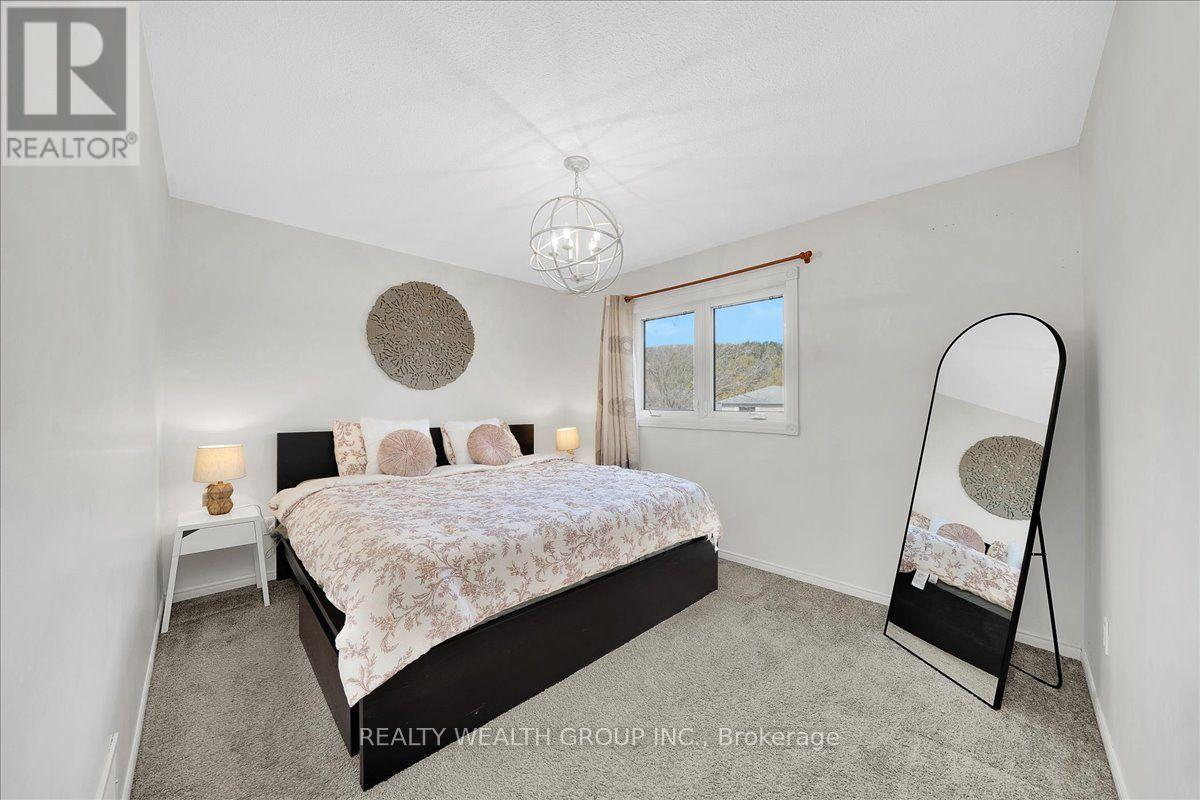11 Bristow Court, Barrie (Allandale Heights), Ontario  L4N 6T1 - Photo 21 - S14027946