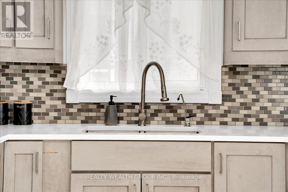 11 Bristow Court, Barrie (Allandale Heights), Ontario  L4N 6T1 - Photo 25 - S14027946