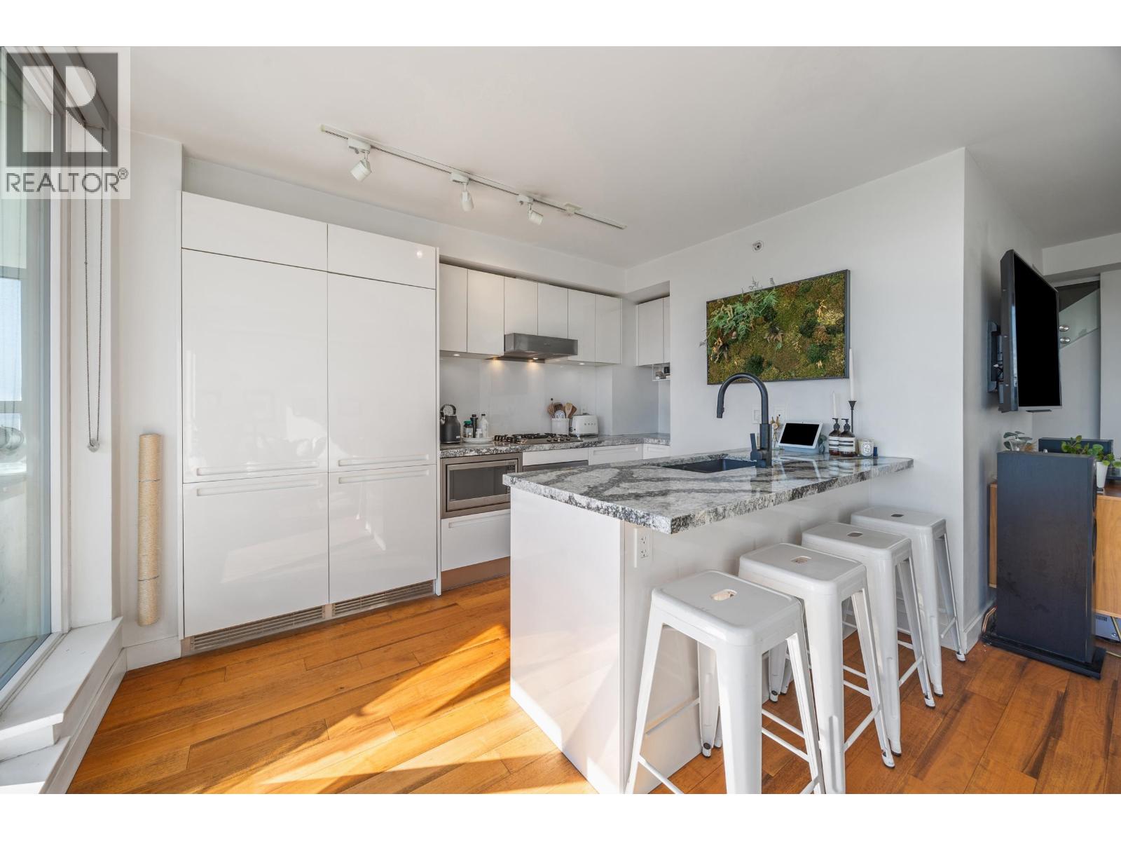 Ph9 188 Keefer Street, Vancouver, British Columbia  V6A 0E3 - Photo 4 - R3174611