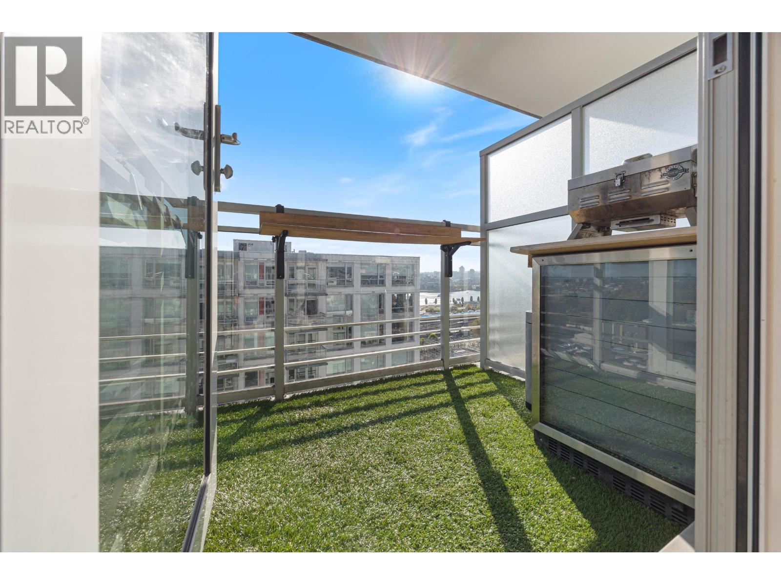 Ph9 188 Keefer Street, Vancouver, British Columbia  V6A 0E3 - Photo 10 - R3174611