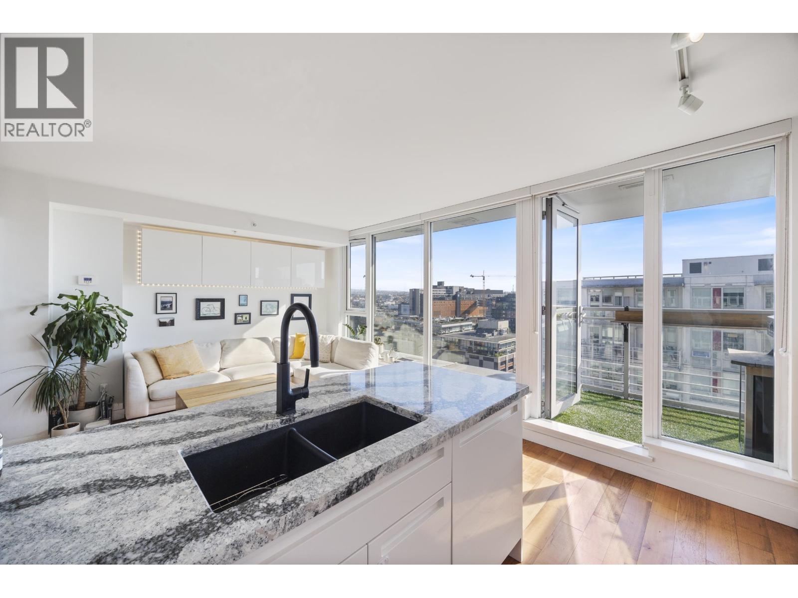 Ph9 188 Keefer Street, Vancouver, British Columbia  V6A 0E3 - Photo 8 - R3174611