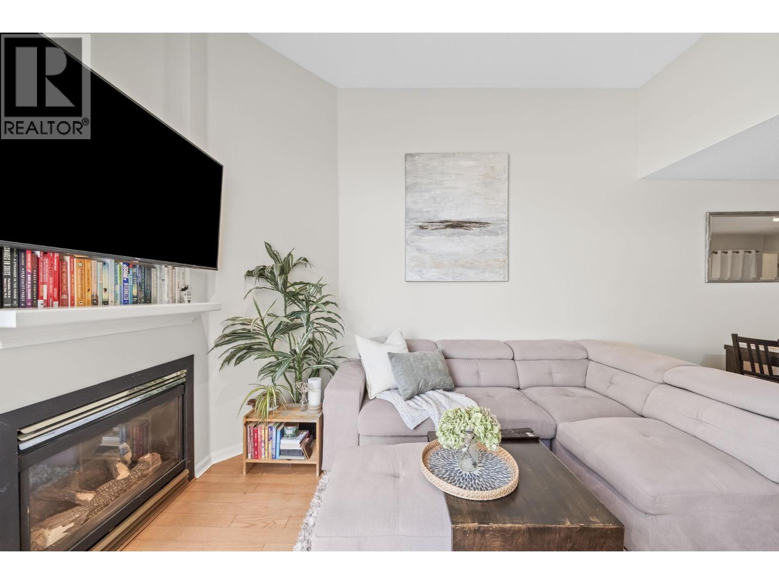 413 147 E 1st Street, North Vancouver, British Columbia  V7L 1B2 - Photo 4 - R3174679