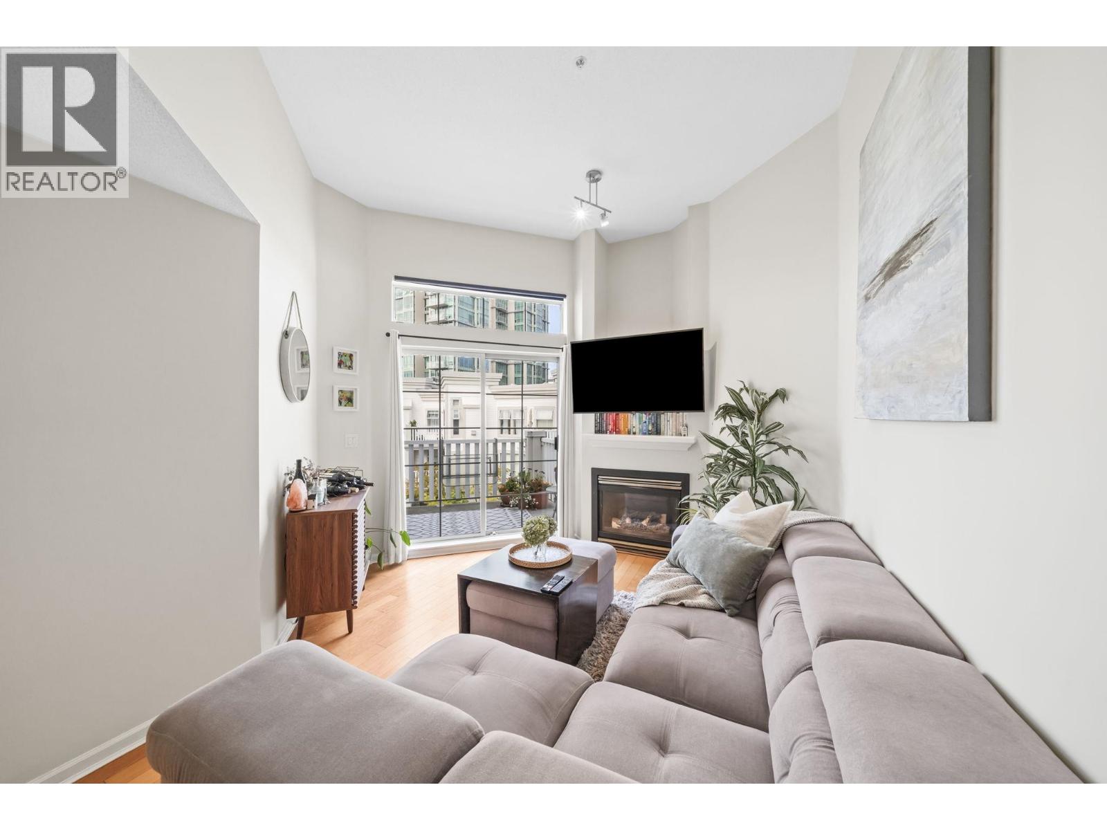 413 147 E 1st Street, North Vancouver, British Columbia  V7L 1B2 - Photo 5 - R3174679