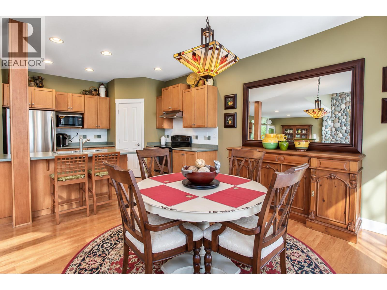 1899 Parkway Boulevard, Coquitlam, British Columbia  V3E 3L5 - Photo 3 - R3174589