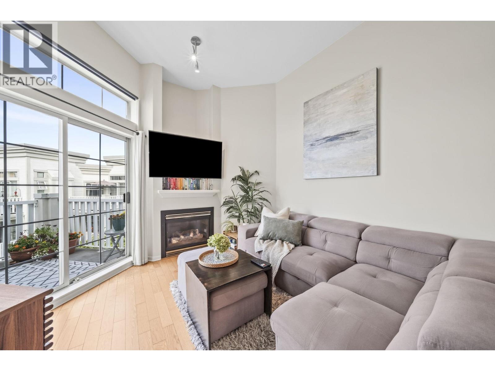 413 147 E 1ST STREET, north vancouver, British Columbia