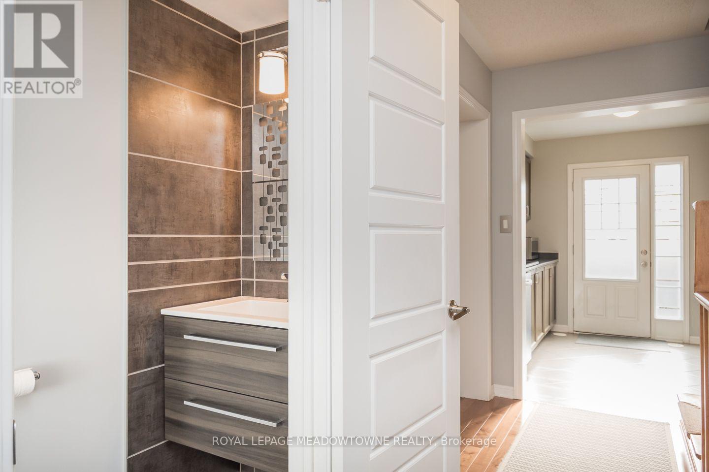 219 Septimus Heights, Milton, Ontario  L9T 8N7 - Photo 15 - W14027900
