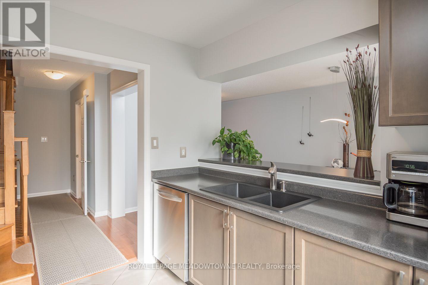 219 Septimus Heights, Milton, Ontario  L9T 8N7 - Photo 7 - W14027900