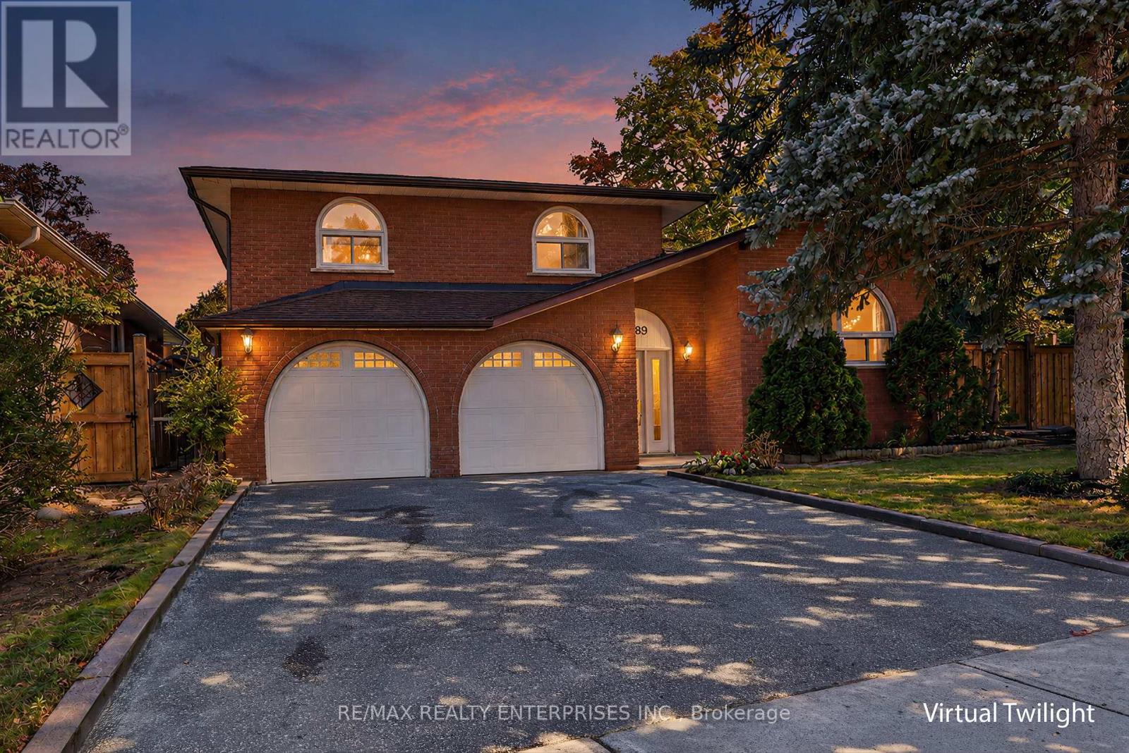 2389 FRAYNE COURT Mississauga (Cooksville) Ontario Canada L5A3X7 3