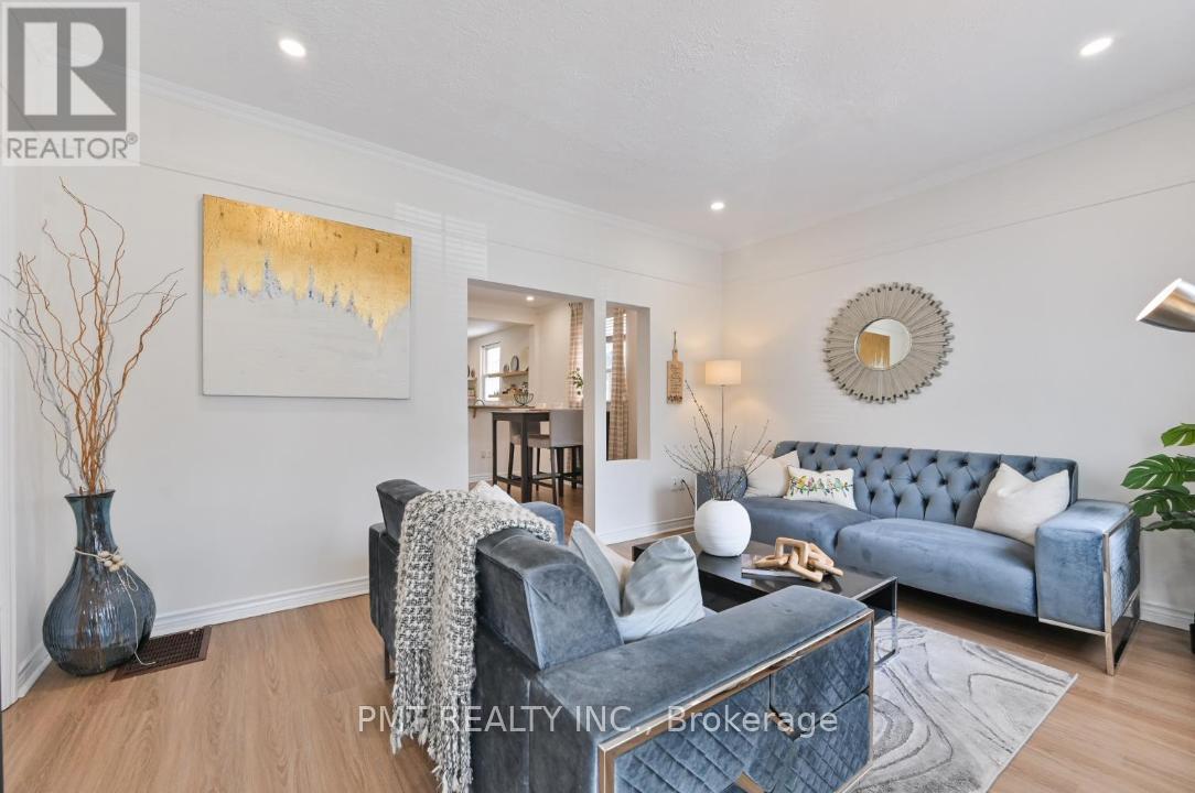 Main - 406 Nairn Avenue, Toronto, Ontario  M6E 4J3 - Photo 5 - W14027978