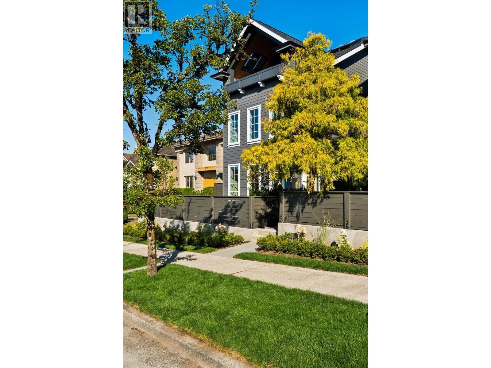 1 2115 W 18th Avenue, Vancouver, British Columbia  V6L 1A3 - Photo 3 - R3174458