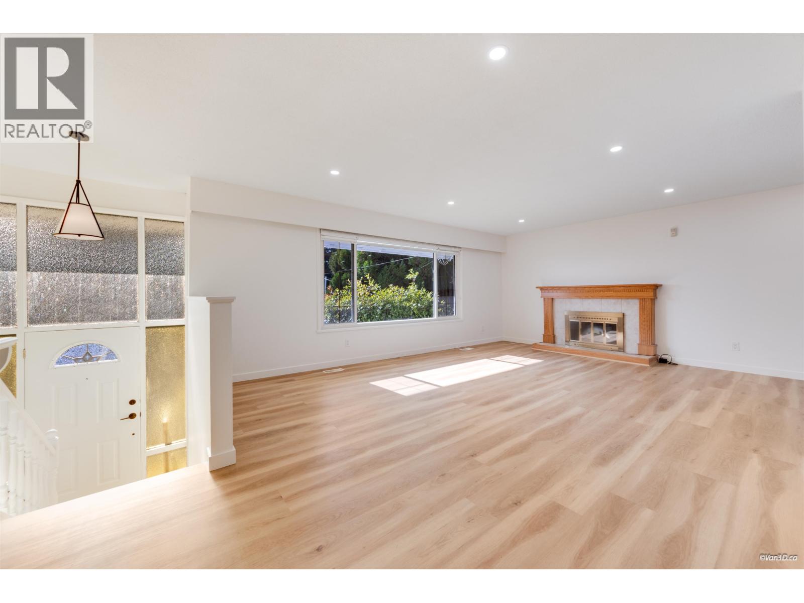 1418 Columbia Avenue, Port Coquitlam, British Columbia  V3C 1C3 - Photo 8 - R3174263