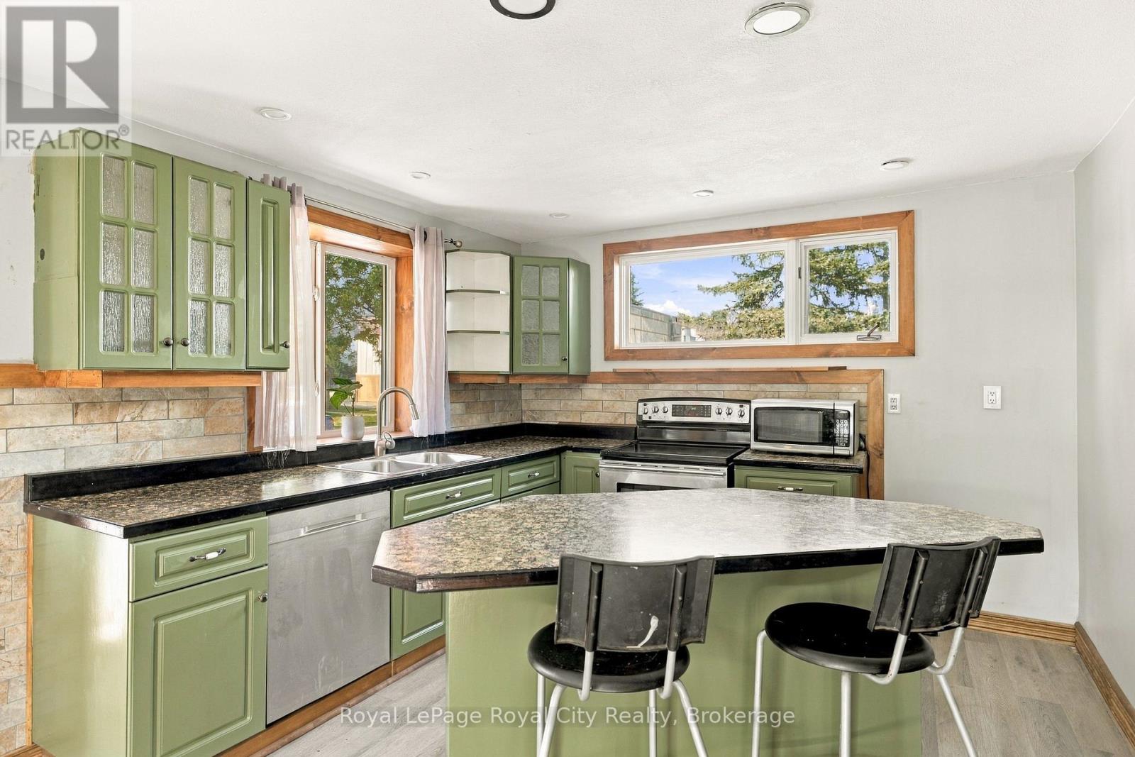 380 Livingstone Avenue N, North Perth, Ontario  N4W 1R2 - Photo 6 - X13878124