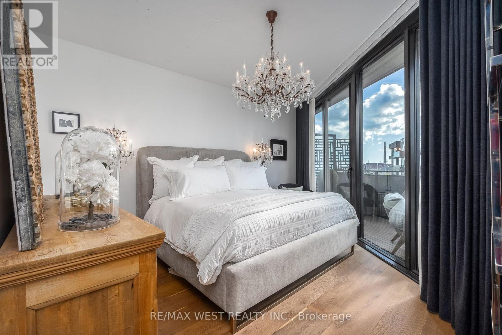 1002 - 21 Lawren Harris Square, Toronto, Ontario  M5A 0T4 - Photo 14 - C14027810