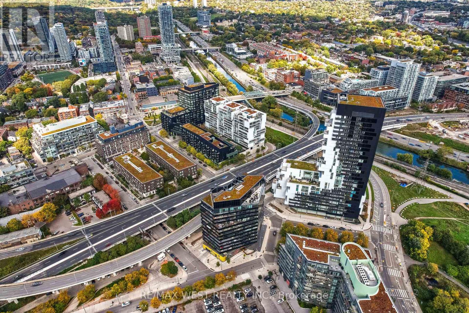 1002 - 21 Lawren Harris Square, Toronto, Ontario  M5A 0T4 - Photo 27 - C14027810
