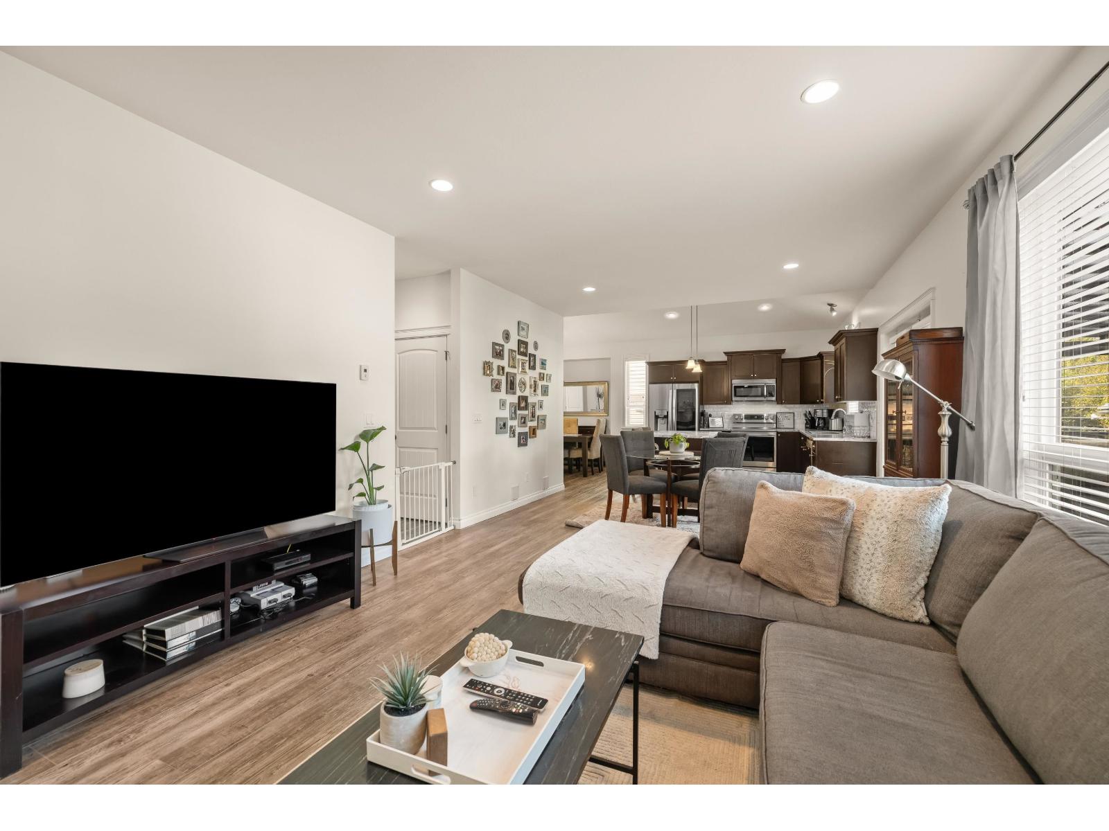 6155 REXFORD DRIVE|Promontory
